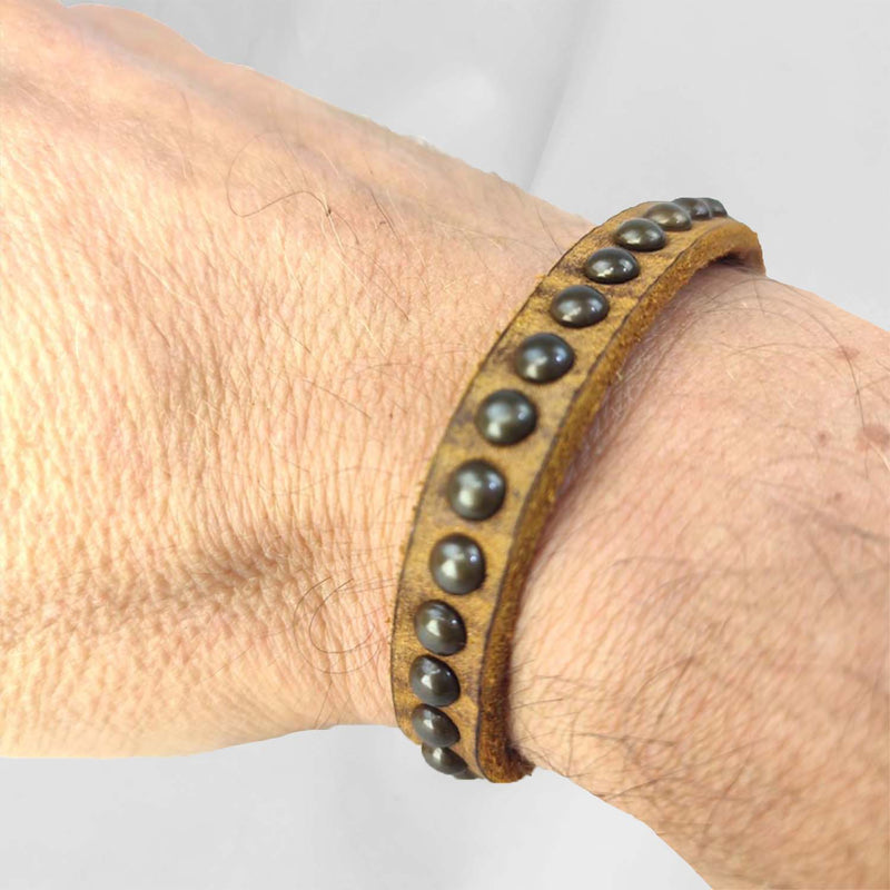 "Slim 1 Time" LEATHER BRACELET WITH STUDS Natural Cognac